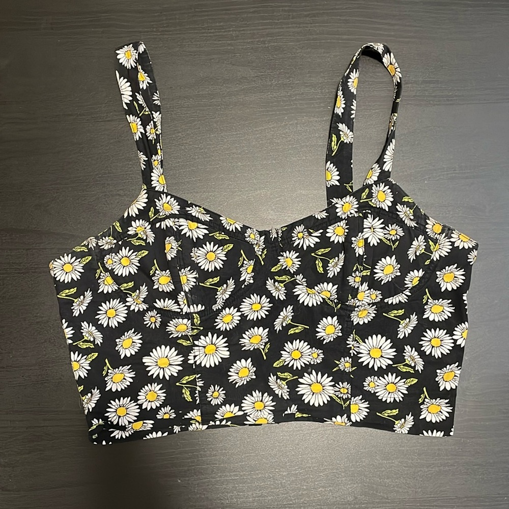 Black Cropped Daisy Tank Top
